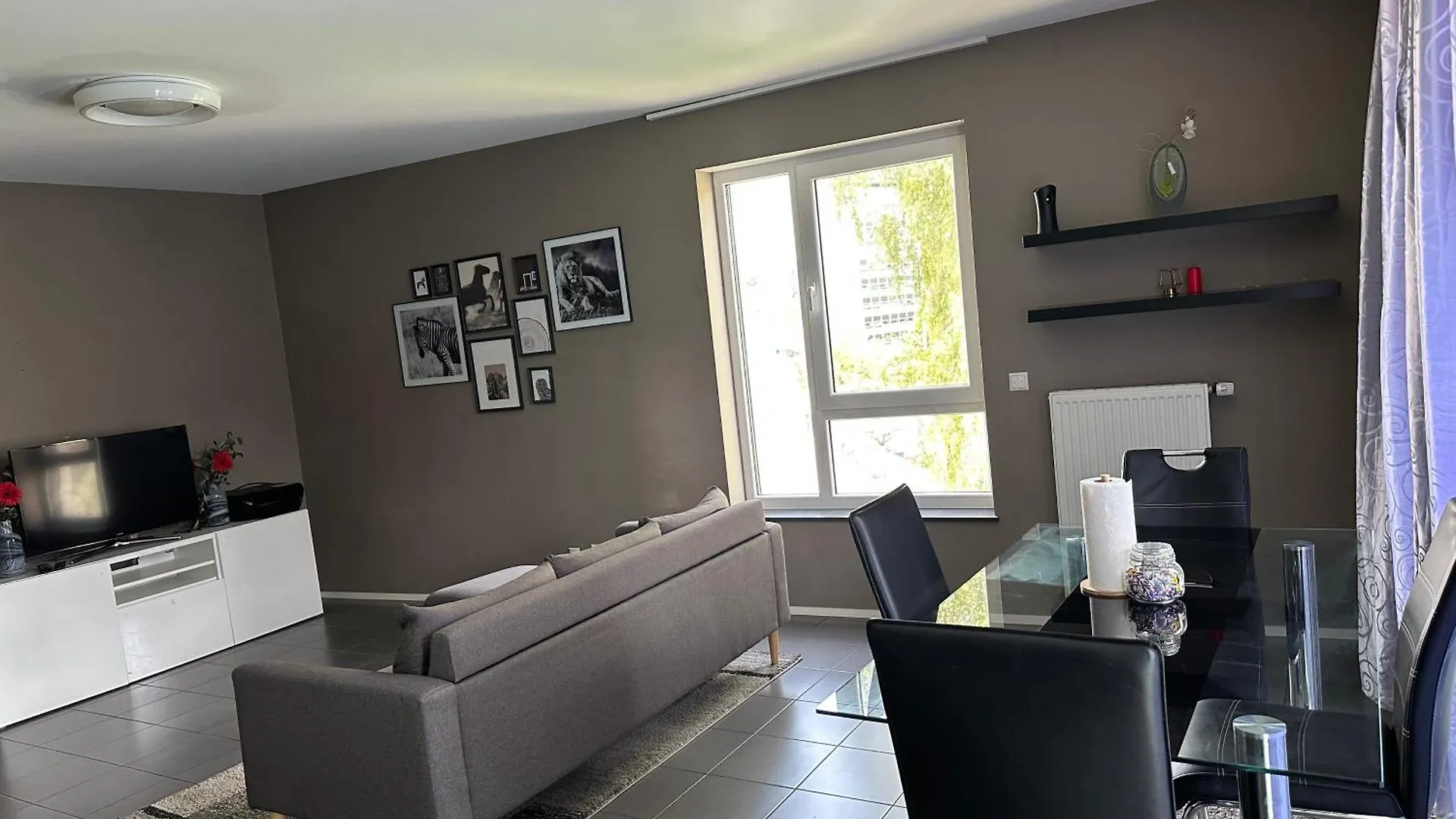Quarto em Acomodações Particulares Comfortable Room In An Apartment Esch-sur-Alzette