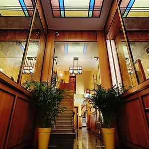 4* Hotel No One !